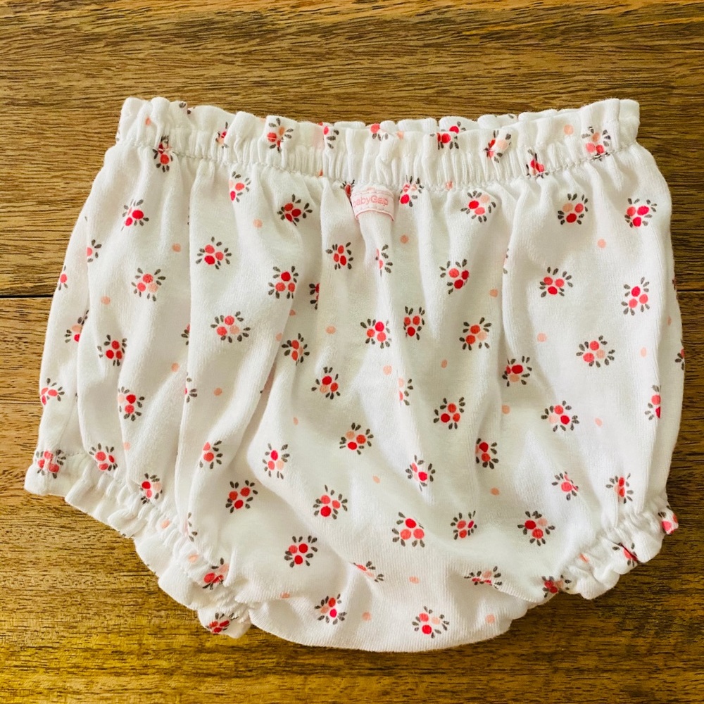 Baby Gap Bubble Shorts - Picture 7 of 7